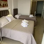 Vangjelis ホテル *