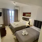 ホテル Vangjelis