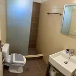 Vangjelis ホテル *