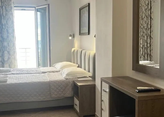 Vangjelis Hotel