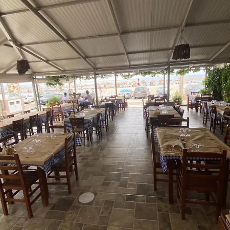 Vangjelis Hotel *