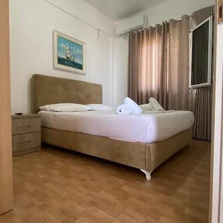 Vangjelis Hotel *