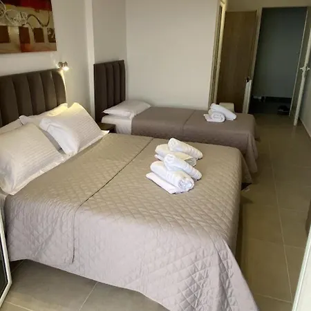 Vangjelis Hotel *