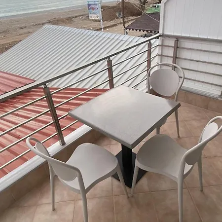 Vangjelis Hotel *