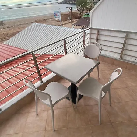 Vangjelis Hotel *