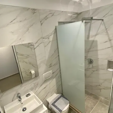 Vangjelis Hotell Himare